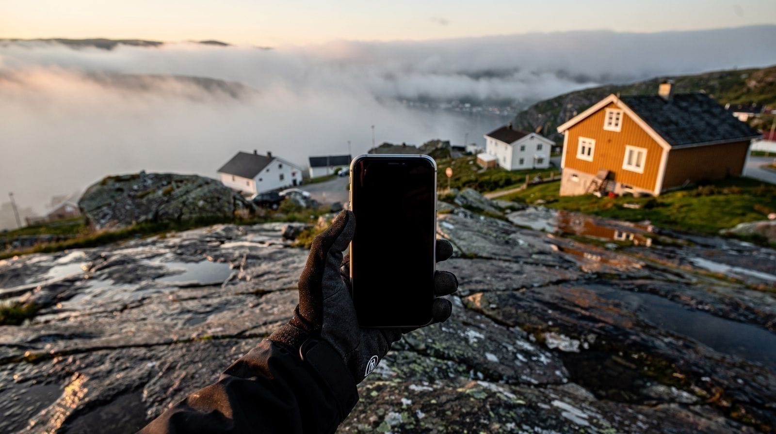 De weerapp die liegt over het plateau