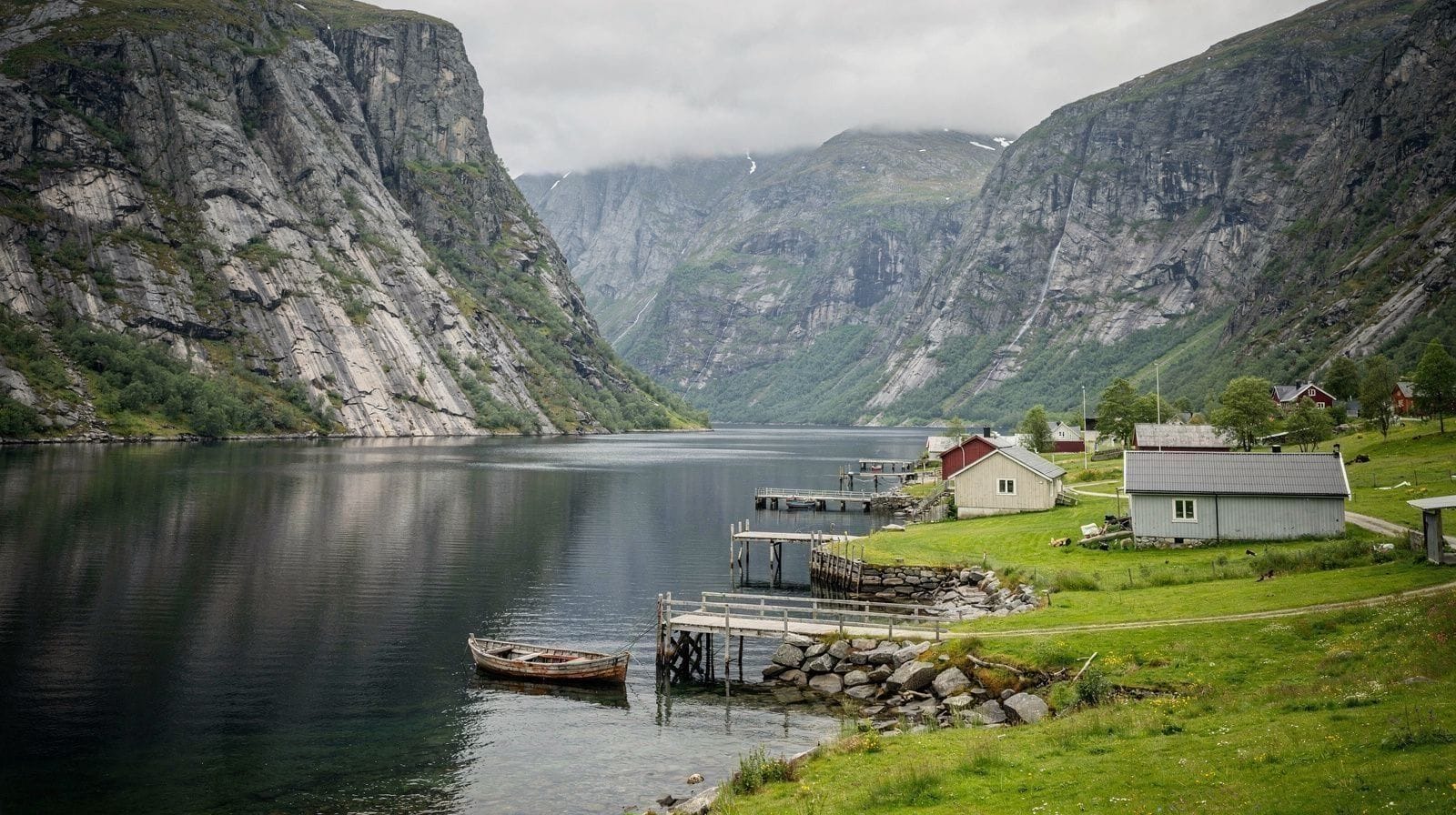 Forsand en Lauvvik: de rustige route de Lysefjord op