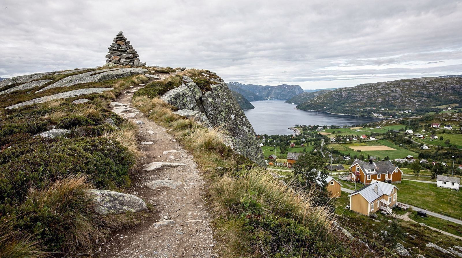 As Melhores Caminhadas Fáceis Perto de Stavanger (Sem Compromisso de 4-8 Horas)