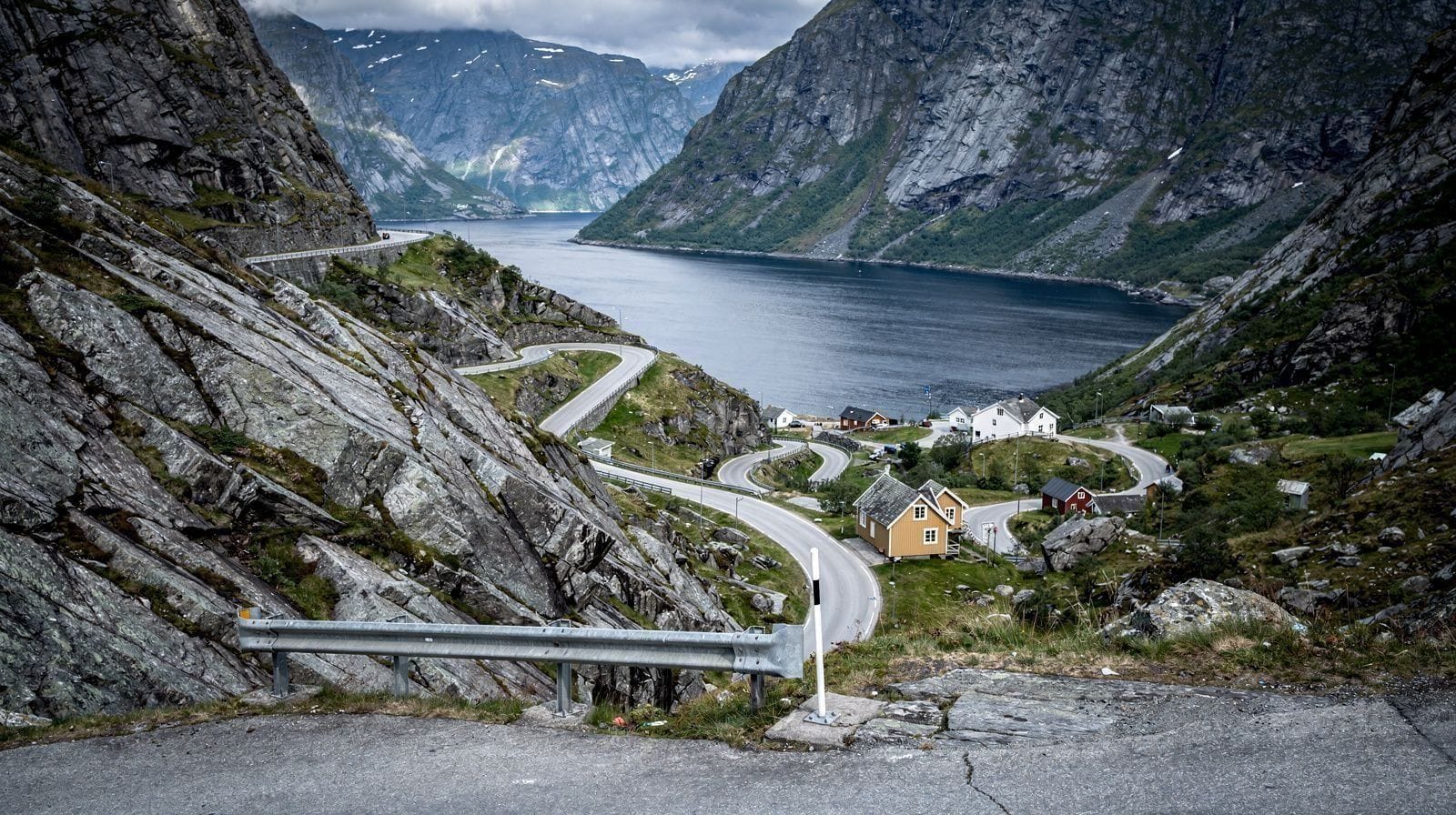 Quando Abre e Fecha a Estrada de Lysebotn? Guia Estação a Estação para o Acesso a Kjerag